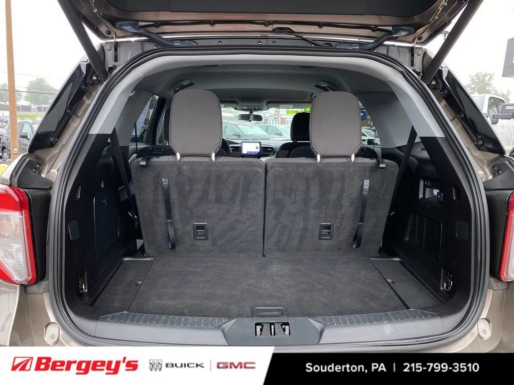 Used 2021 Ford Explorer XLT w/ Class III Trailer Tow Package AWD/4WD image 29