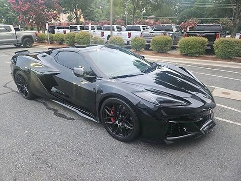 Used 2024 Chevrolet Corvette Z06 w/ Stealth Interior Trim Package RWD image 3