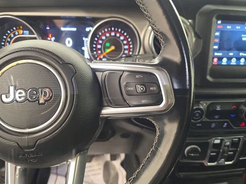 Used 2019 Jeep Wrangler Unlimited Sahara AWD/4WD image 31