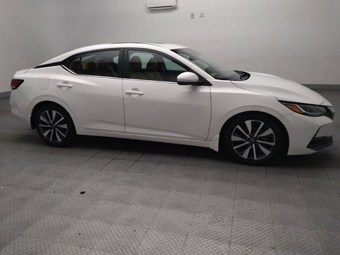 Used 2020 Nissan Sentra SV w/ SV Premium Package FWD image 11