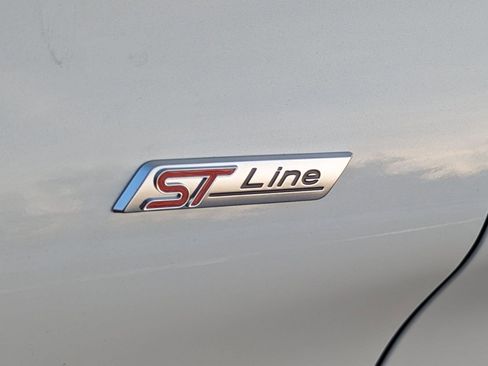 Used 2024 Ford Explorer ST-Line w/ Class IV Trailer Tow Package image 12