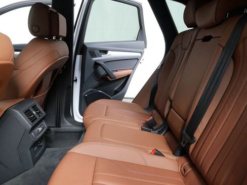 Used 2025 Audi Q5 2.0T Premium w/ Convenience Plus Package image 16