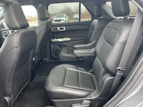 Used 2022 Ford Explorer XLT w/ Equipment Group 202A image 13