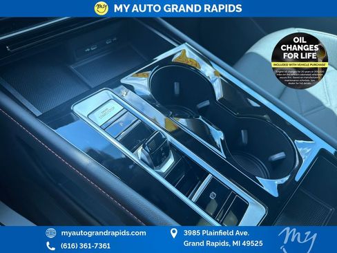 Used 2024 Volkswagen Atlas Peak Edition SEL AWD/4WD image 26