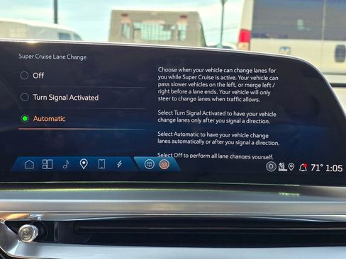 Used 2023 Cadillac Lyriq 2WD image 28