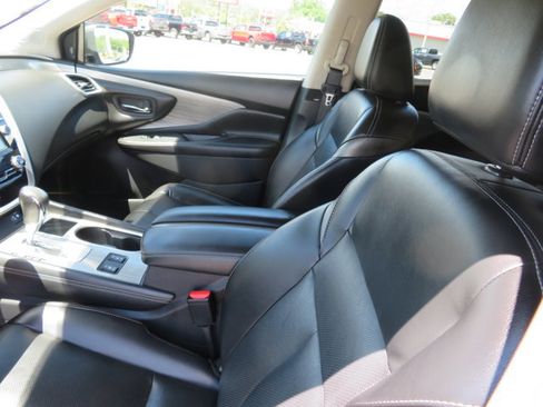 Used 2018 Nissan Murano SL w/ Moonroof Package image 12