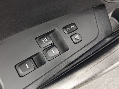 Used 2013 Hyundai Veloster RE:MIX Edition image 15