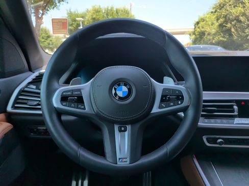 Used 2022 BMW X5 xDrive40i w/ M Sport Package AWD/4WD image 19