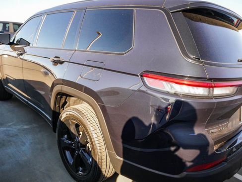 Used 2023 Jeep Grand Cherokee L Limited w/ Black Appearance Package image 7