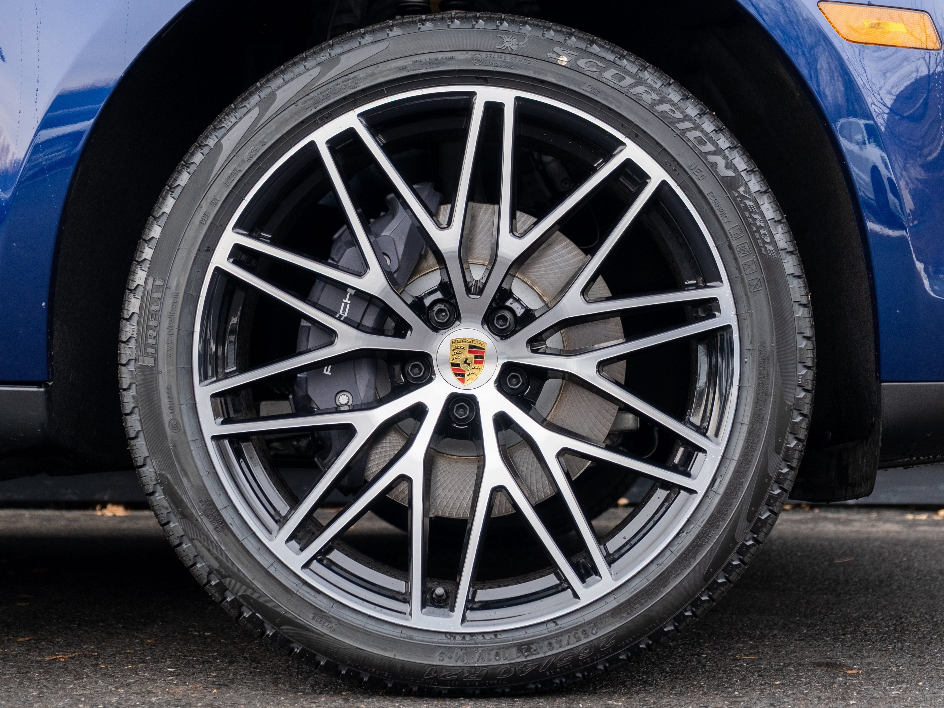 Certified 2026 Porsche Macan AWD/4WD image 15