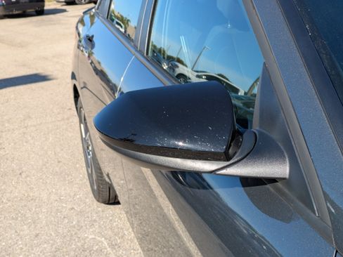 Used 2025 Hyundai Elantra Sport image 12