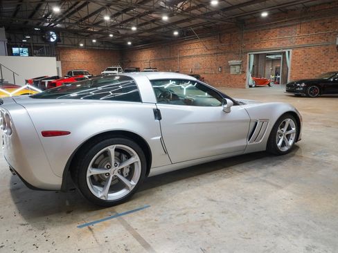 Used 2010 Chevrolet Corvette Grand Sport w/ Preferred Equipment Group RWD image 16