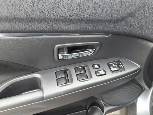 Used 2025 Mitsubishi Outlander Sport ES image 13