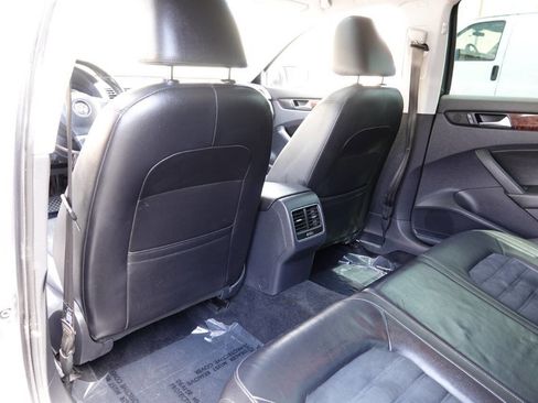 Used 2013 Volkswagen Passat TDI SEL Premium image 56