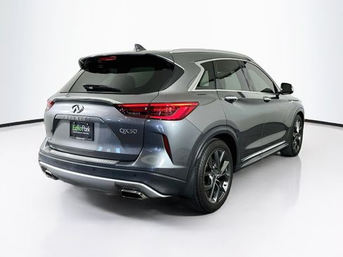 Used 2019 INFINITI QX50 Essential w/ Sensory Package AWD/4WD image 9