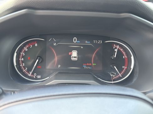 Used 2025 Toyota RAV4 XLE FWD image 26