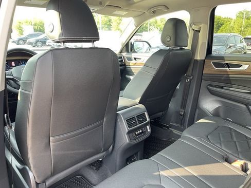 New 2026 Volkswagen Atlas SE FWD image 17