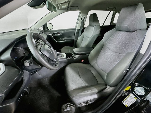 Used 2023 Toyota RAV4 XLE AWD/4WD image 27
