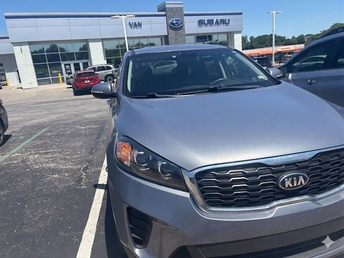 Used 2020 Kia Sorento FWD V6 image 5