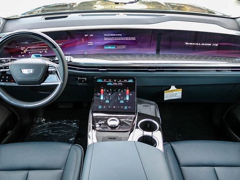 Used 2025 Cadillac Escalade IQ Sport 2 image 12