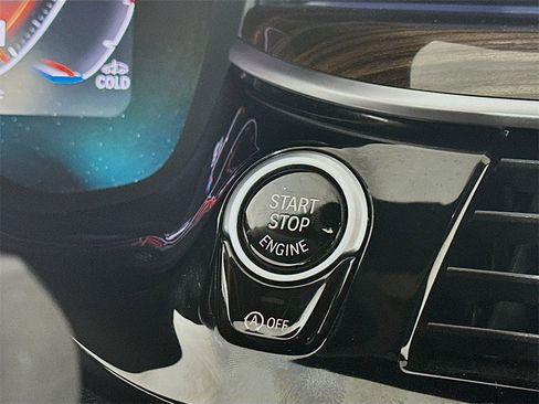 Used 2021 BMW 530i w/ Convenience Package image 27