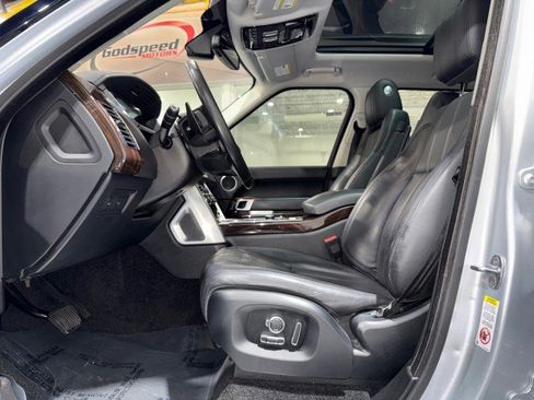 Used 2016 Land Rover Range Rover HSE image 10