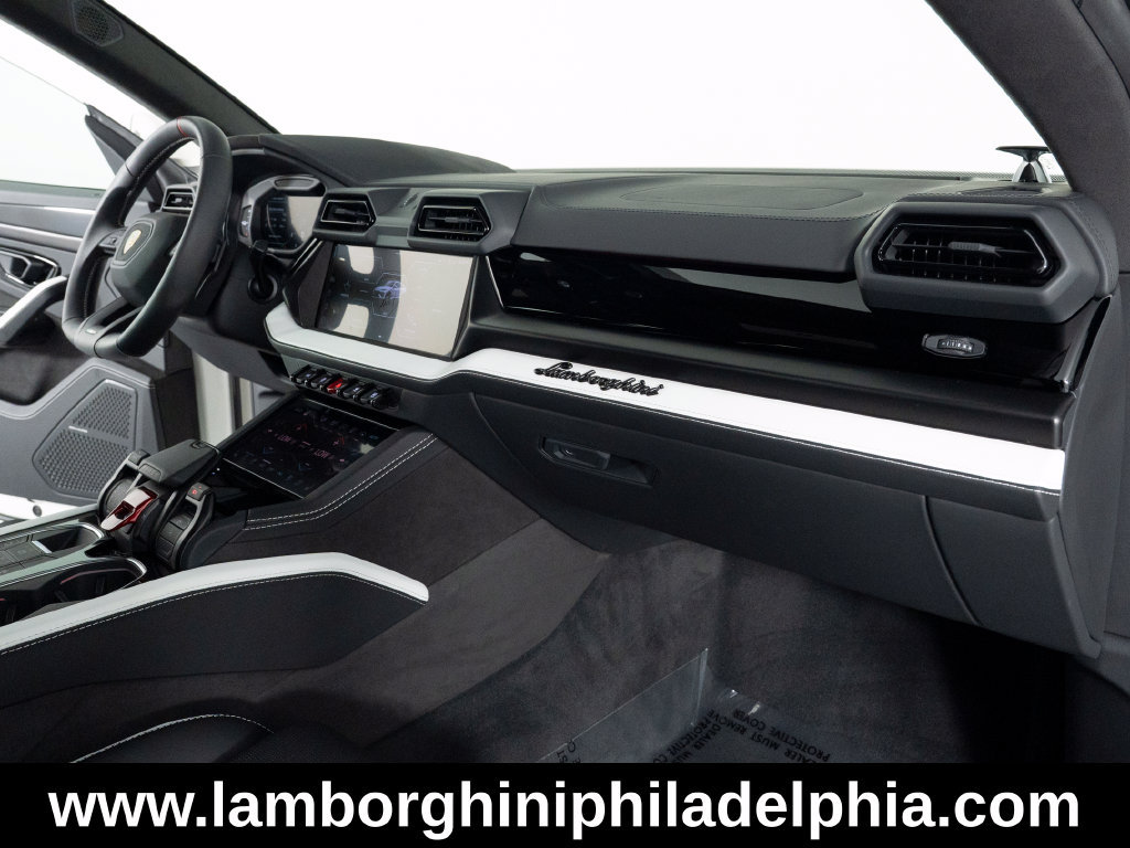 Used 2025 Lamborghini Urus S AWD/4WD image 39