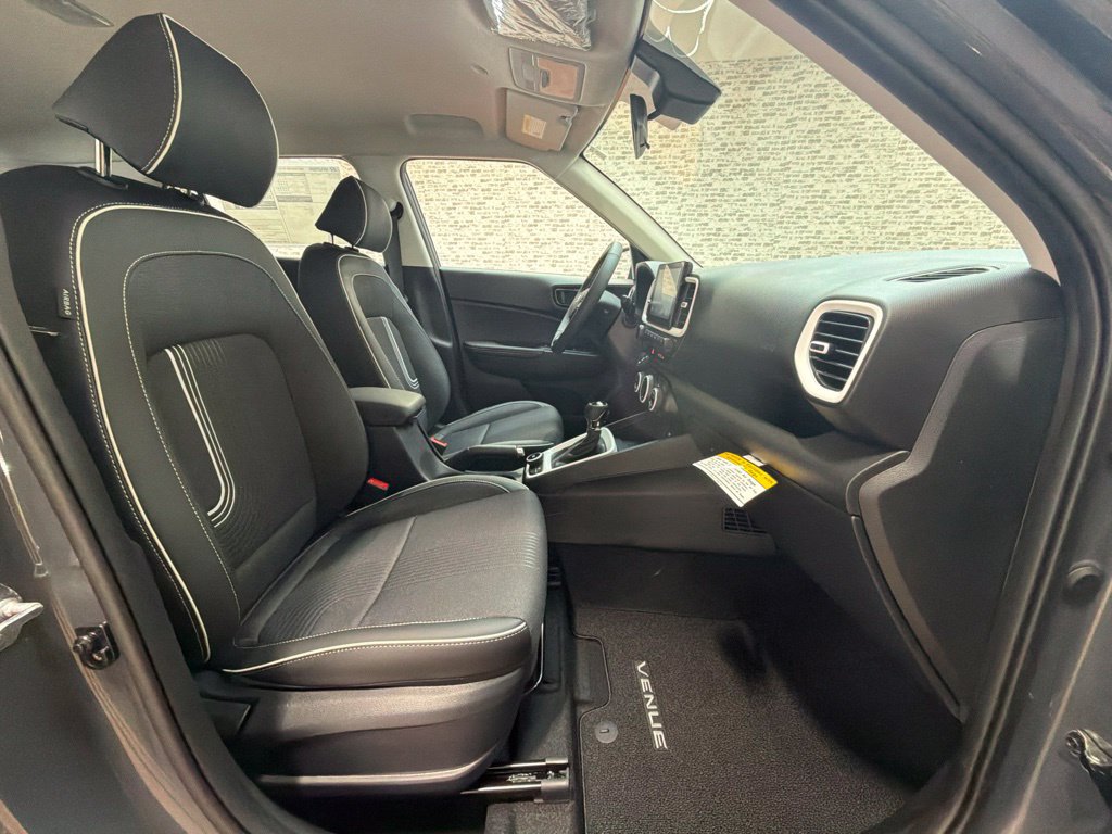 New 2026 Hyundai Venue SEL FWD image 11