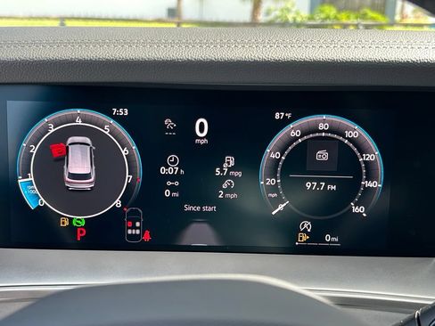 New 2026 Volkswagen Tiguan SE R-Line FWD image 27