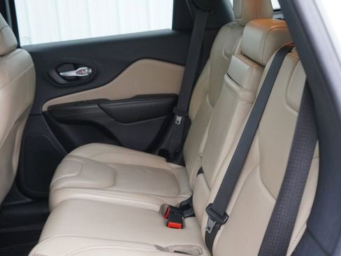 Used 2016 Jeep Cherokee Limited AWD/4WD image 29