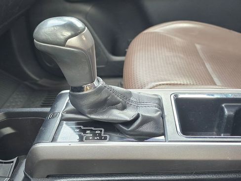 Used 2019 Toyota Tacoma Limited image 29