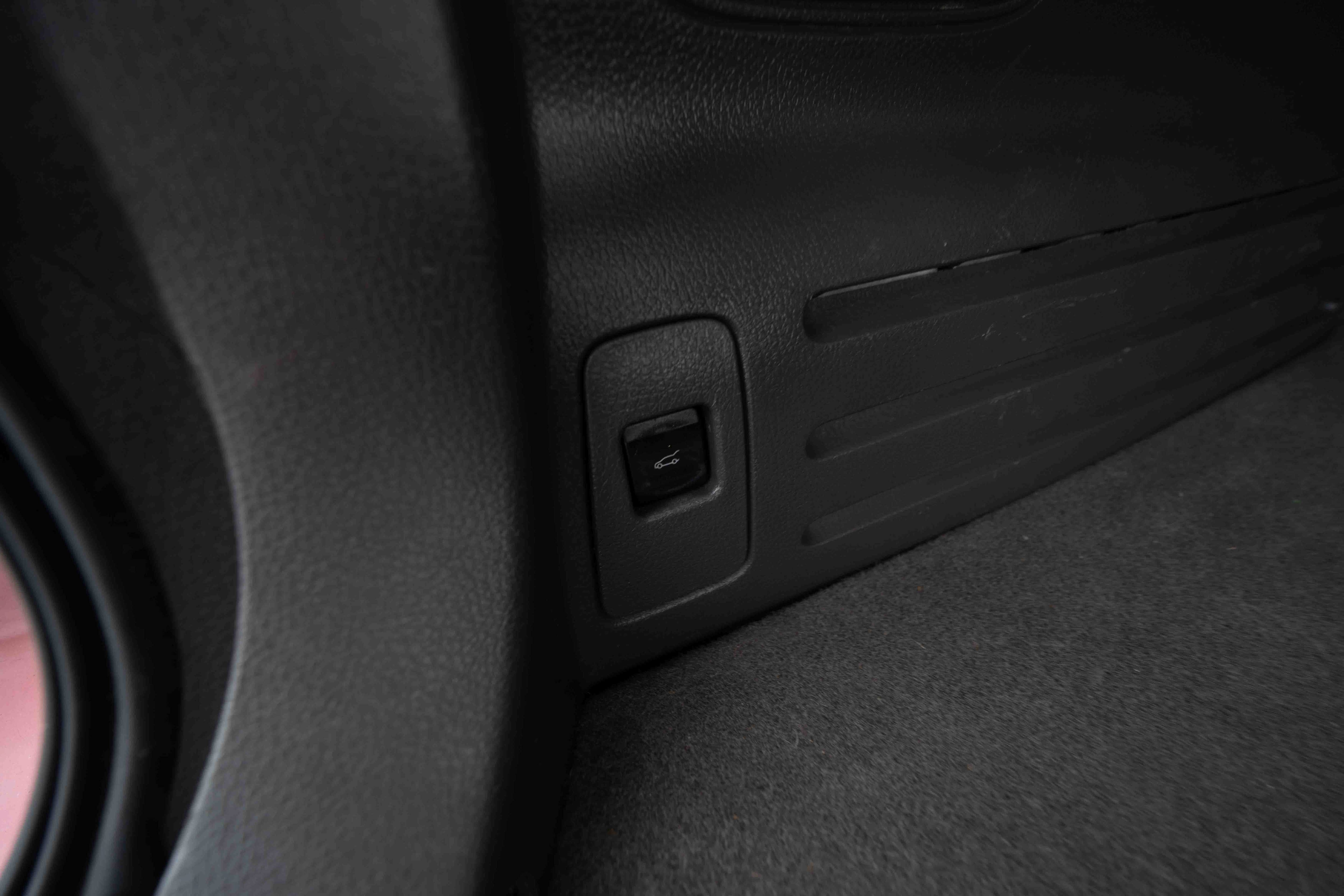 Used 2013 Ford Edge Limited FWD image 29