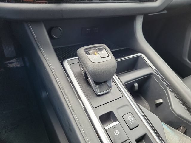 Used 2025 Nissan Pathfinder SV FWD image 31