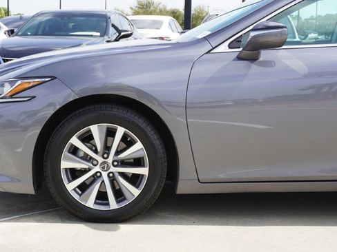 Used 2019 Lexus ES 350 w/ Premium Package image 9