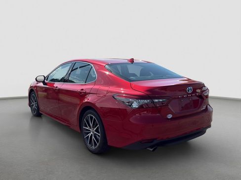 Used 2024 Toyota Camry XLE w/ Navigation Package FWD image 4