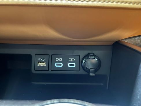 New 2025 Toyota Highlander Platinum image 25