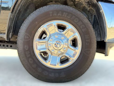 Used 2025 RAM 2500 Tradesman w/ Chrome Appearance Group AWD/4WD image 11