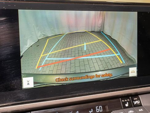 Used 2025 Toyota Camry XLE image 12