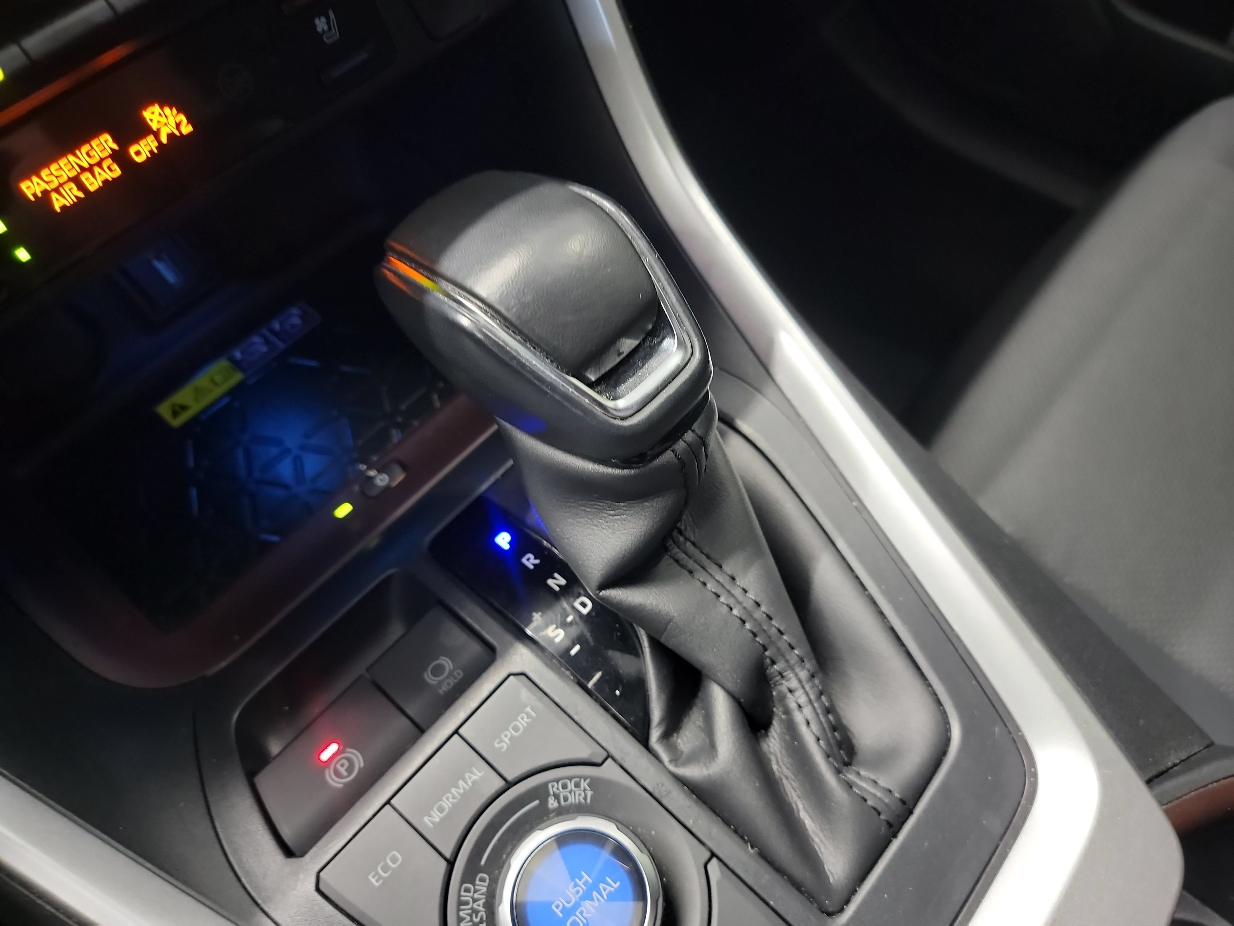 Used 2022 Toyota RAV4 Limited AWD/4WD image 27