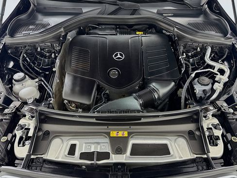 Certified 2024 Mercedes-Benz GLC 300 4MATIC image 11