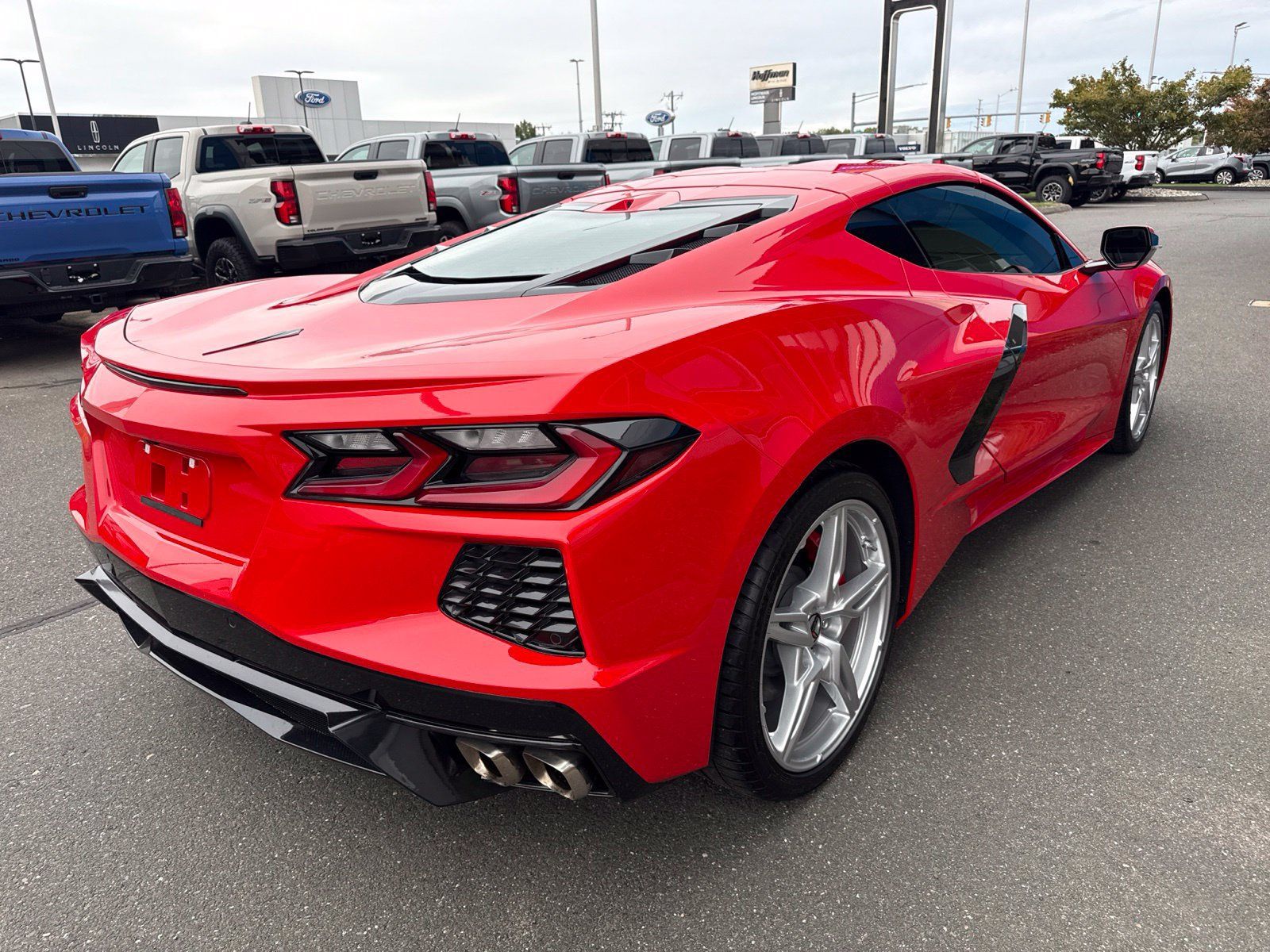 Used 2023 Chevrolet Corvette Stingray Preferred Cpe w/ Battery Protection Package RWD image 5