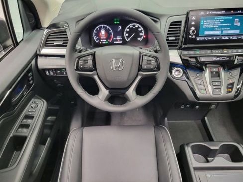 New 2026 Honda Odyssey Touring image 4