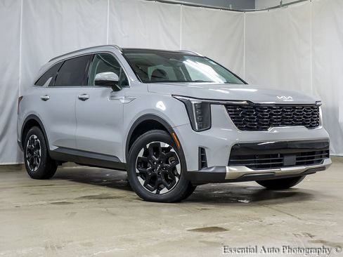 Used 2024 Kia Sorento S w/ Panoramic Sunroof Package image 2