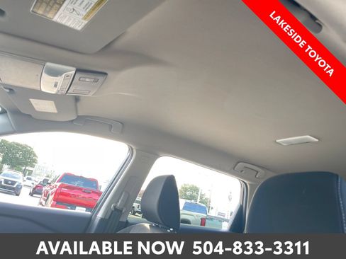 Used 2025 Nissan Rogue SV AWD/4WD image 29