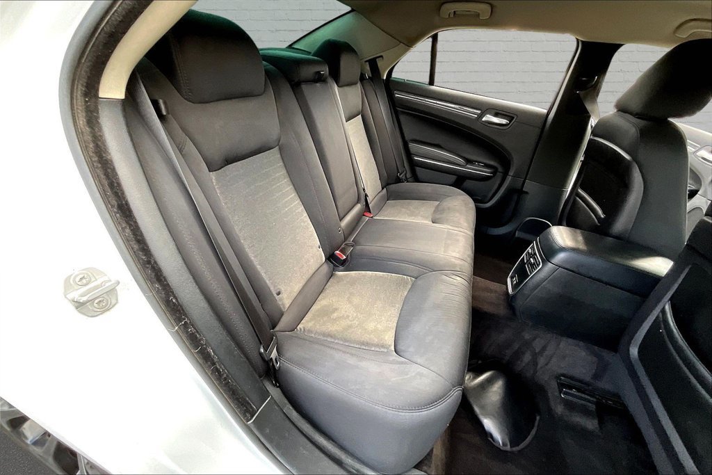 Used 2018 Chrysler 300 Touring w/ Sport Appearance Package RWD image 15
