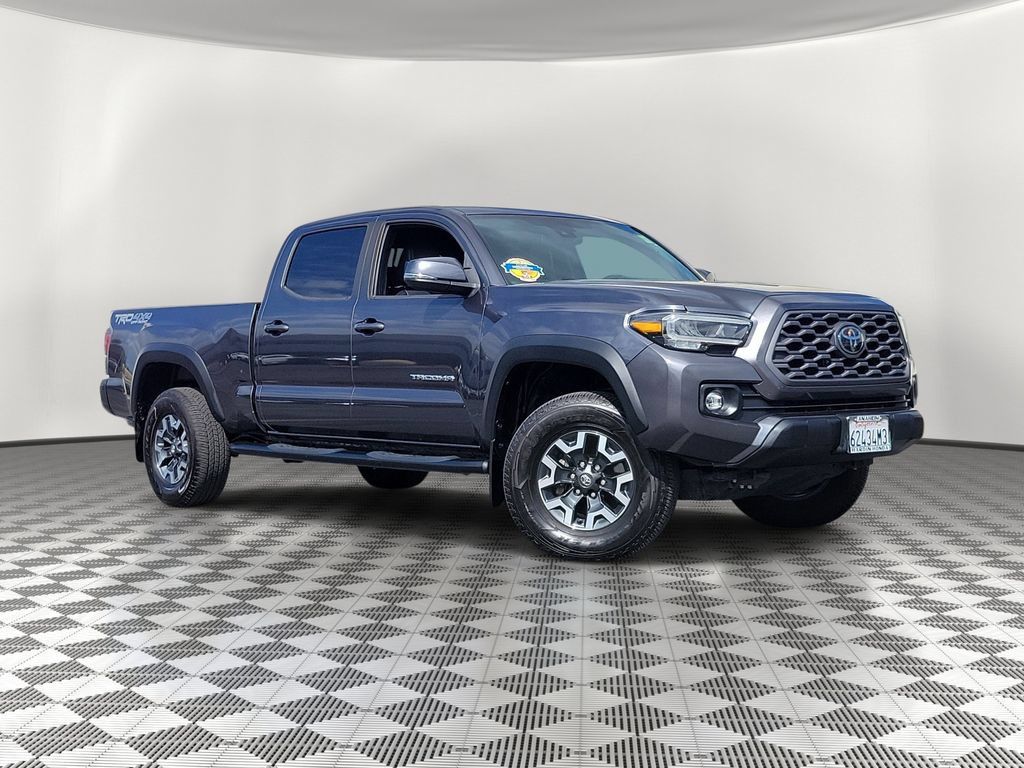 Used 2022 Toyota Tacoma TRD Off-Road w/ TRD Premium Off Road Package AWD/4WD image 2