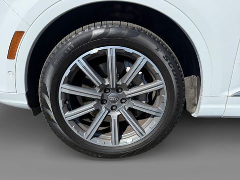 Used 2019 Audi Q7 3.0T Premium Plus w/ Premium Plus Package AWD/4WD image 9