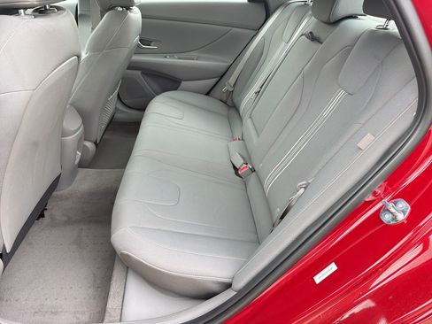 Used 2025 Hyundai Elantra SEL FWD image 15