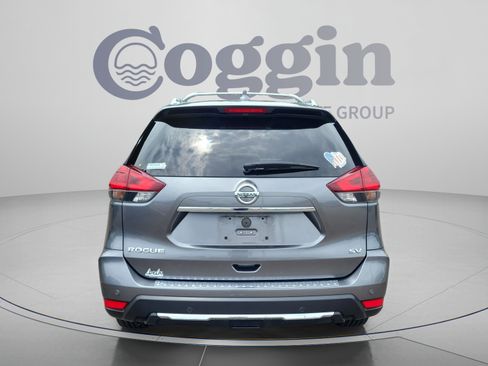 Used 2019 Nissan Rogue SV w/ Premium Package FWD image 4