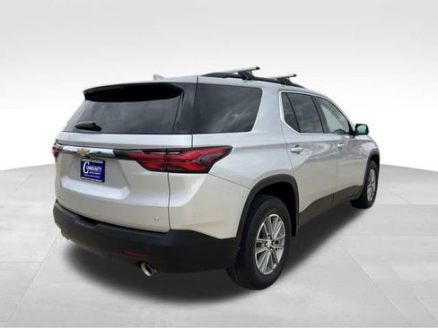 Used 2022 Chevrolet Traverse LT image 9